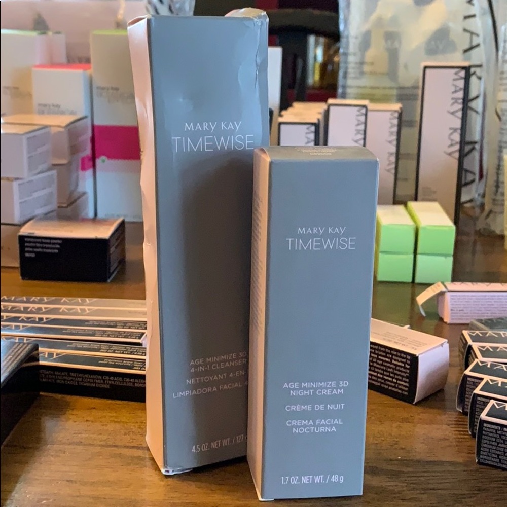 Mary Kay age minimize cleanser and night cream set